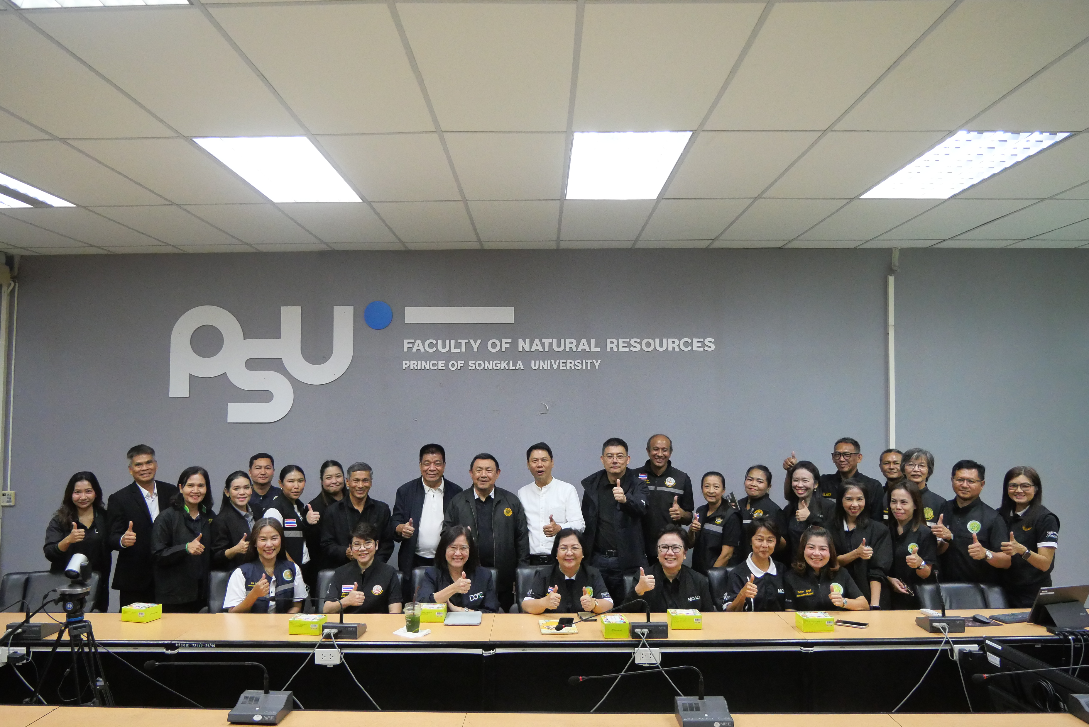 title - เลขาธิการ ส.ป.ก. ร่วมคณะ กษ. เตรียมสนับสนุนข้อมูลการประชุม ครม.สัญจร 1/2569 ณ จังหวัดสงขลา 